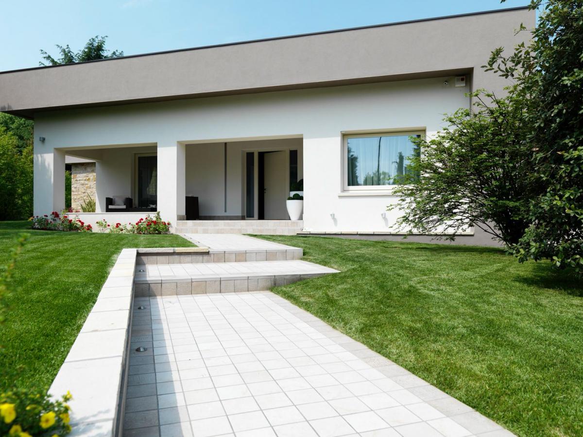 Villa singola con 6000 MQ. di giardino e piscina  Villaggio Residenziale (Inzago) Vendita in Esclusiva - 23