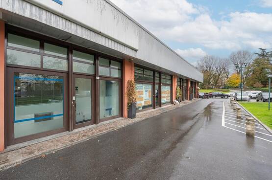 Negozio ottimo con due vetrine  San Felice (Segrate) - in Affitto