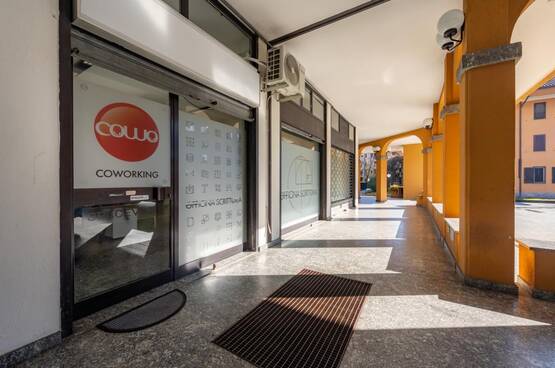 Negozio ampio open space completo di postazioni  Zelo Foramagno (Peschiera Borromeo) - in Affitto