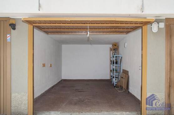 Box/Garage con facilità di manovra  San Bovio (Peschiera Borromeo) - in Vendita