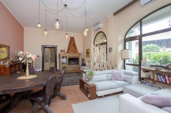 Villa bifamiliare dell'800 da vivere alle porte di Milano (Milano Forlanini) - in Vendita
